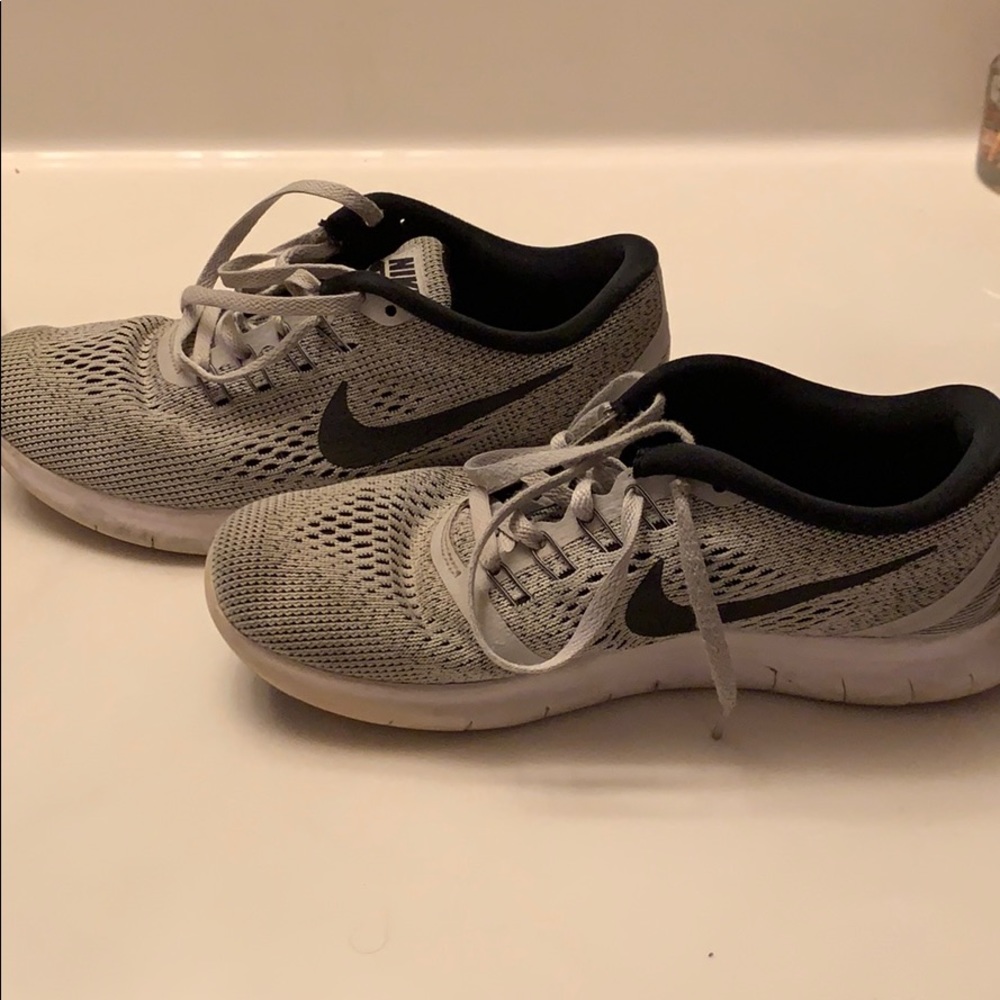 nike Free Run light grey shoes